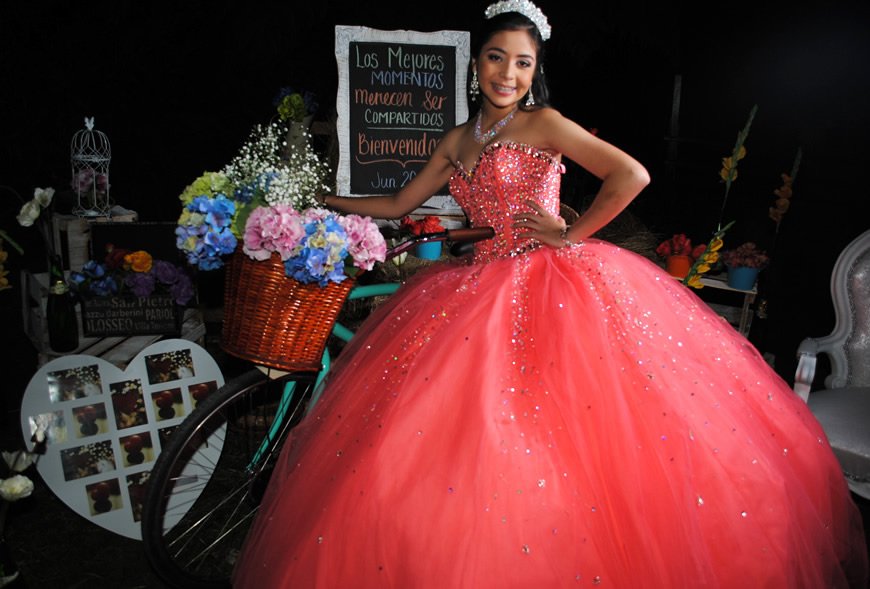 cuanto cuesta una fiesta de quince años en bogota